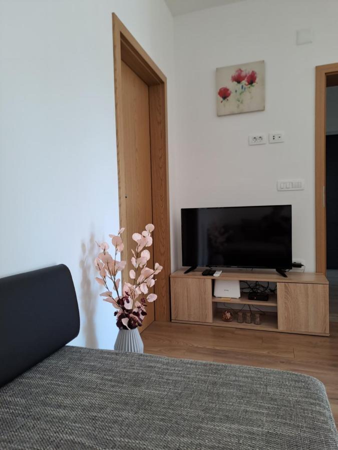 Yulia Apartman Pula Dış mekan fotoğraf